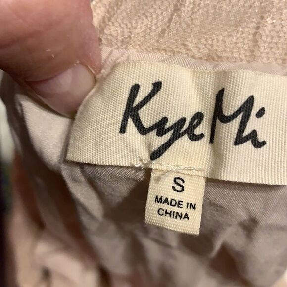 KyeMi Small NWT cream skirt.  Sheer cover over lining. - Picture 5 of 8